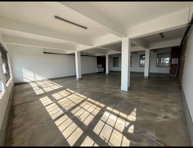 150M² BUSINESS TO LET IN WOODSTOCK